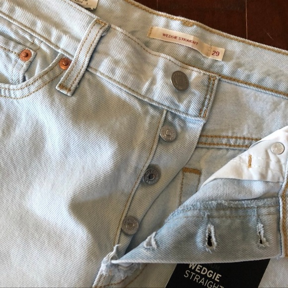 Levi's Wedgie Straight high rise one knee cutoff Jeans 29 x 28 light denim nwot - Picture 12 of 12